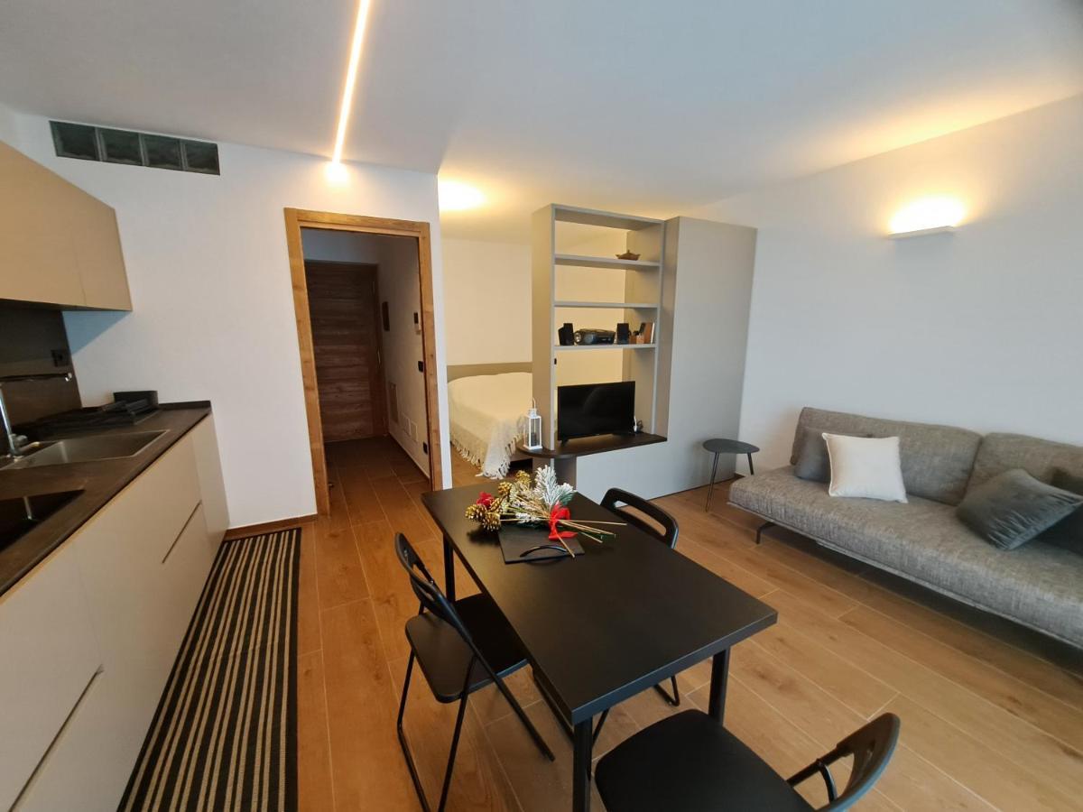 Petit Nid Appartement La Salle Buitenkant foto